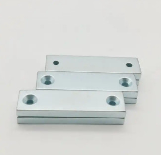 Il magnete sinterizzato della terra rara su misura modella il magnete del neodimio N45