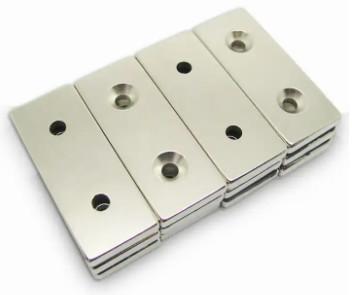 Magneti del foro svasati rettangolo del magnete del blocchetto dell'OEM Ndfeb N45