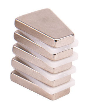 Magneti su ordinazione N42 N45 N48 N50 N54 N52 del neodimio del trapezio