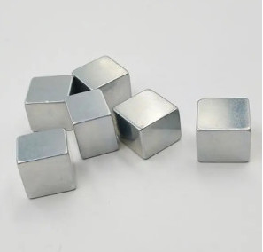 Blocchetto del magnete dei magneti N35-N52 del metallo di terra rara di NdFeB forte per gli altoparlanti/ricevitori